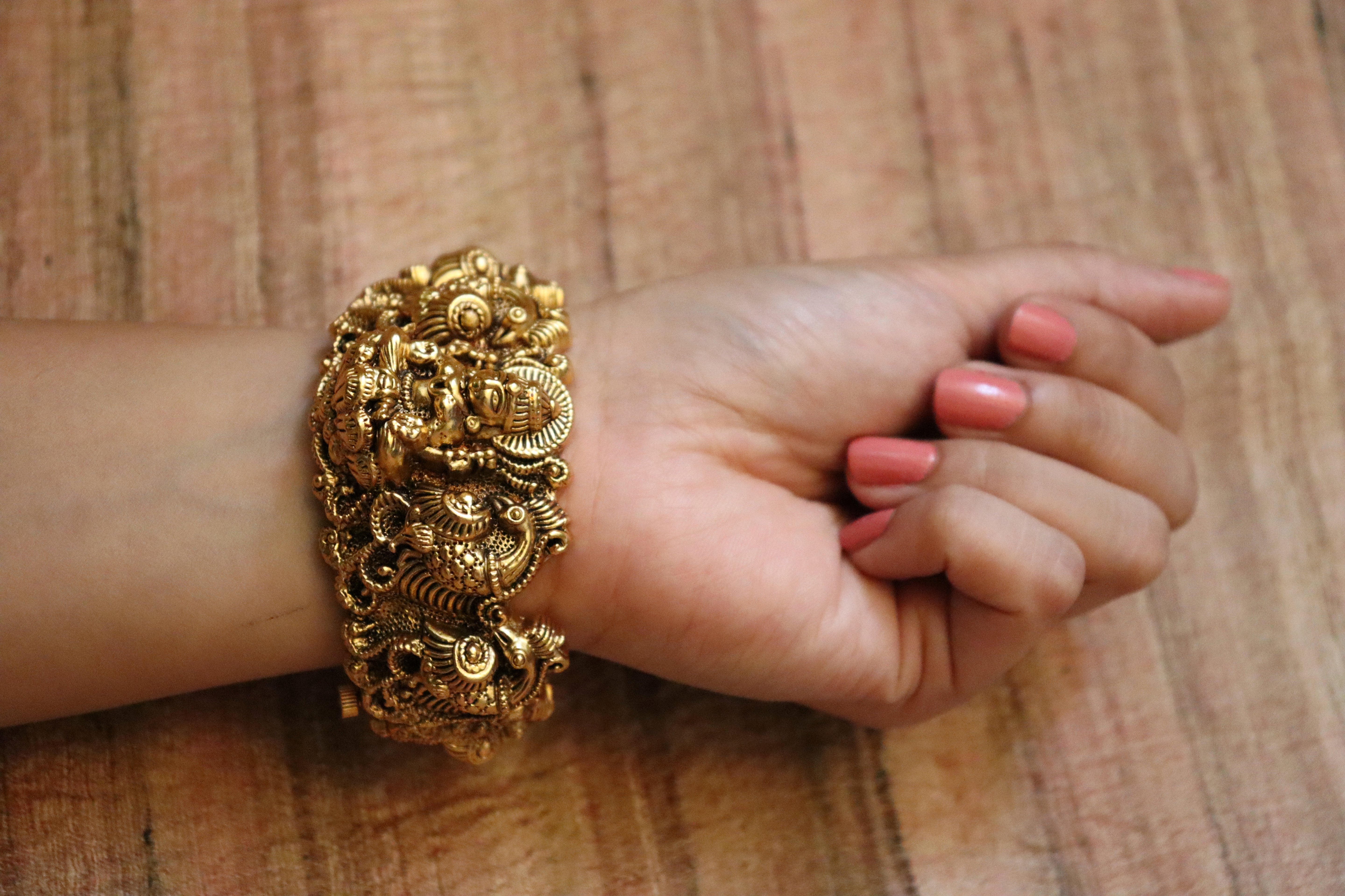 Laxmi Gold Nagas Bangle