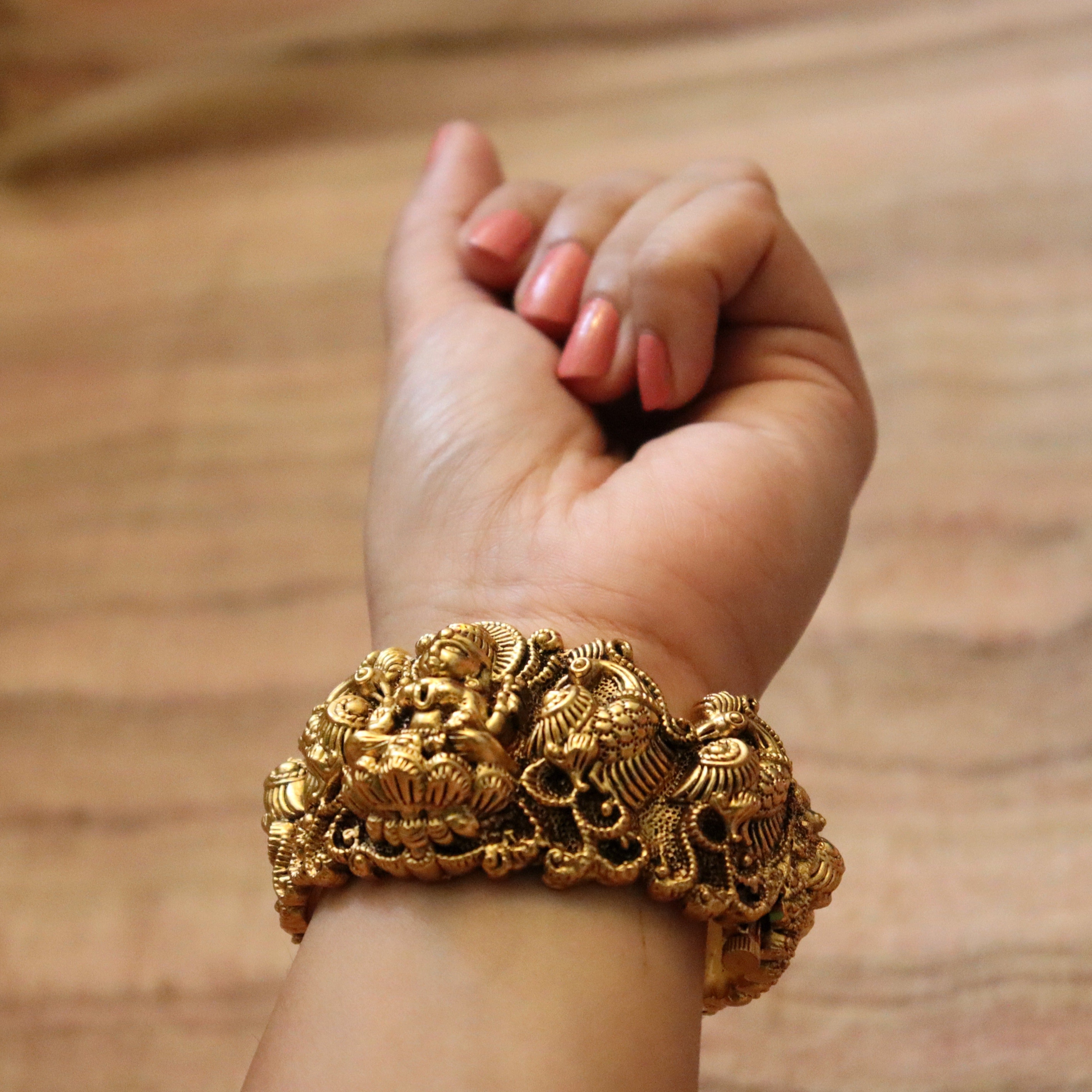 Laxmi Gold Nagas Bangle